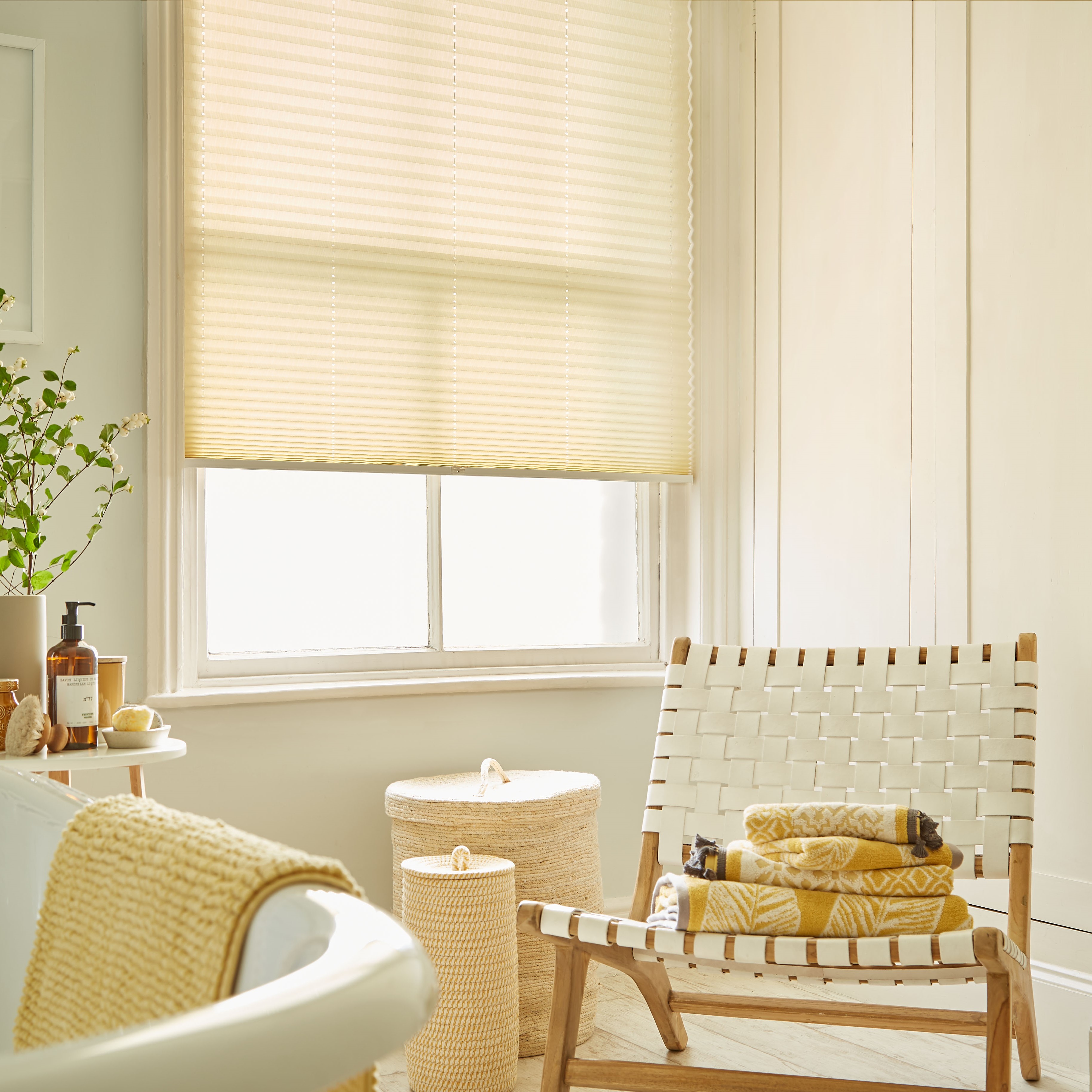 freehang-echo-cream-arena-pleated-shoot-cheadle-31046-sq.jpg