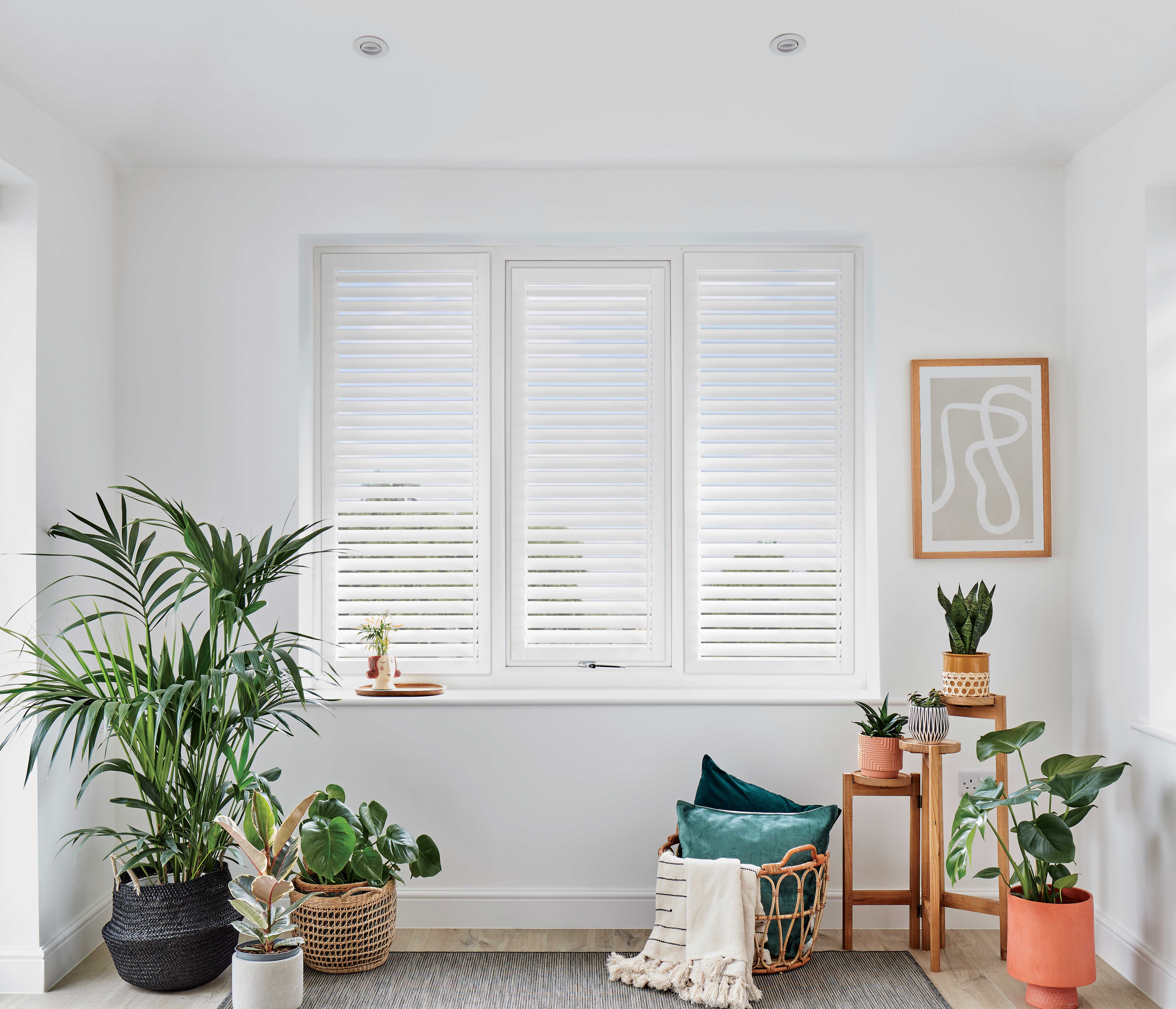LL_2023_Perfect_Fit_Shutters_Lite_Cotton_White_Study_Web.jpg