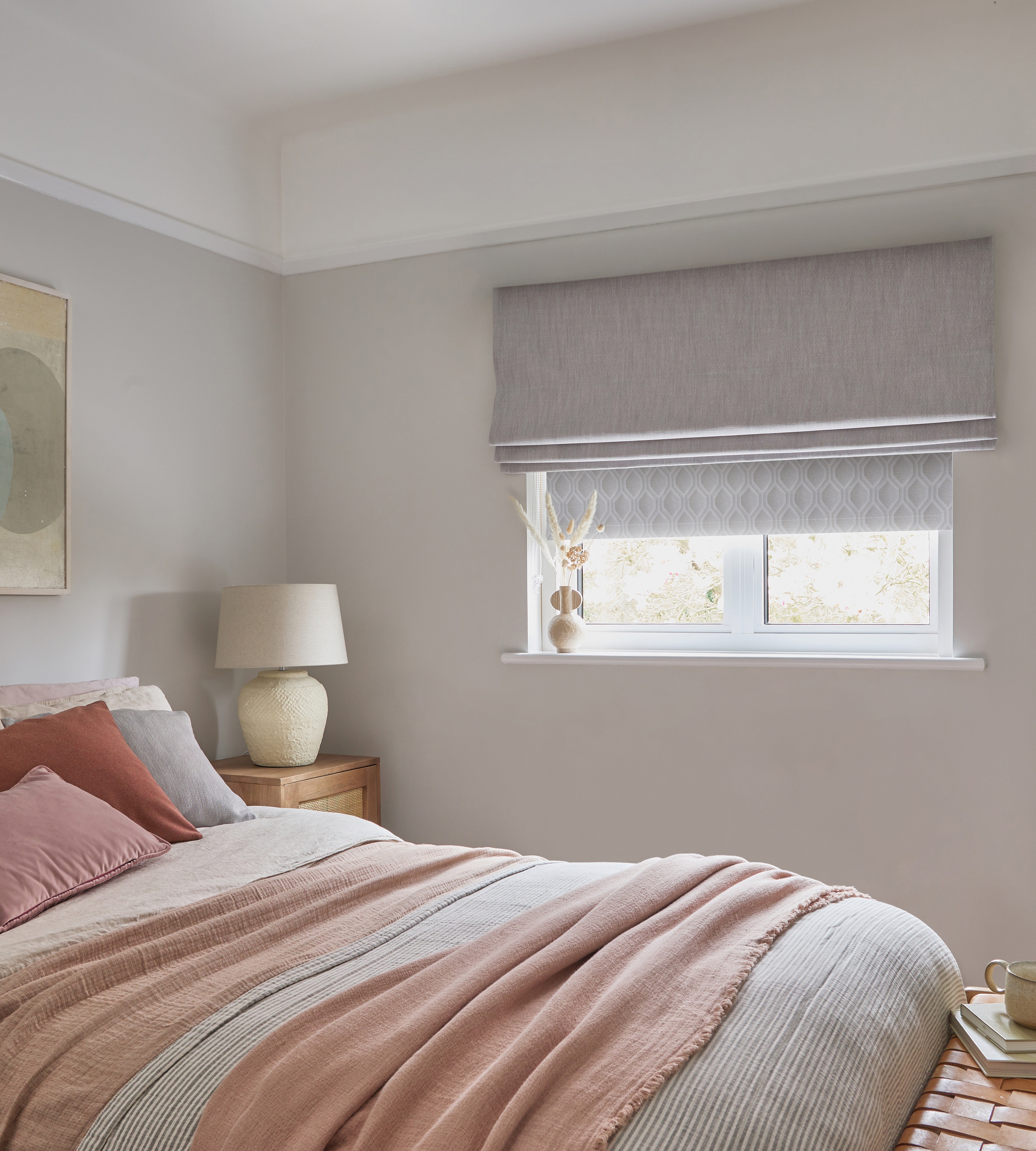 ARENA_24_ROMAN BLIND_CAPRI GREIGE_ROLLER BLIND_TESSA TAUPE BLACKOUT.jpg