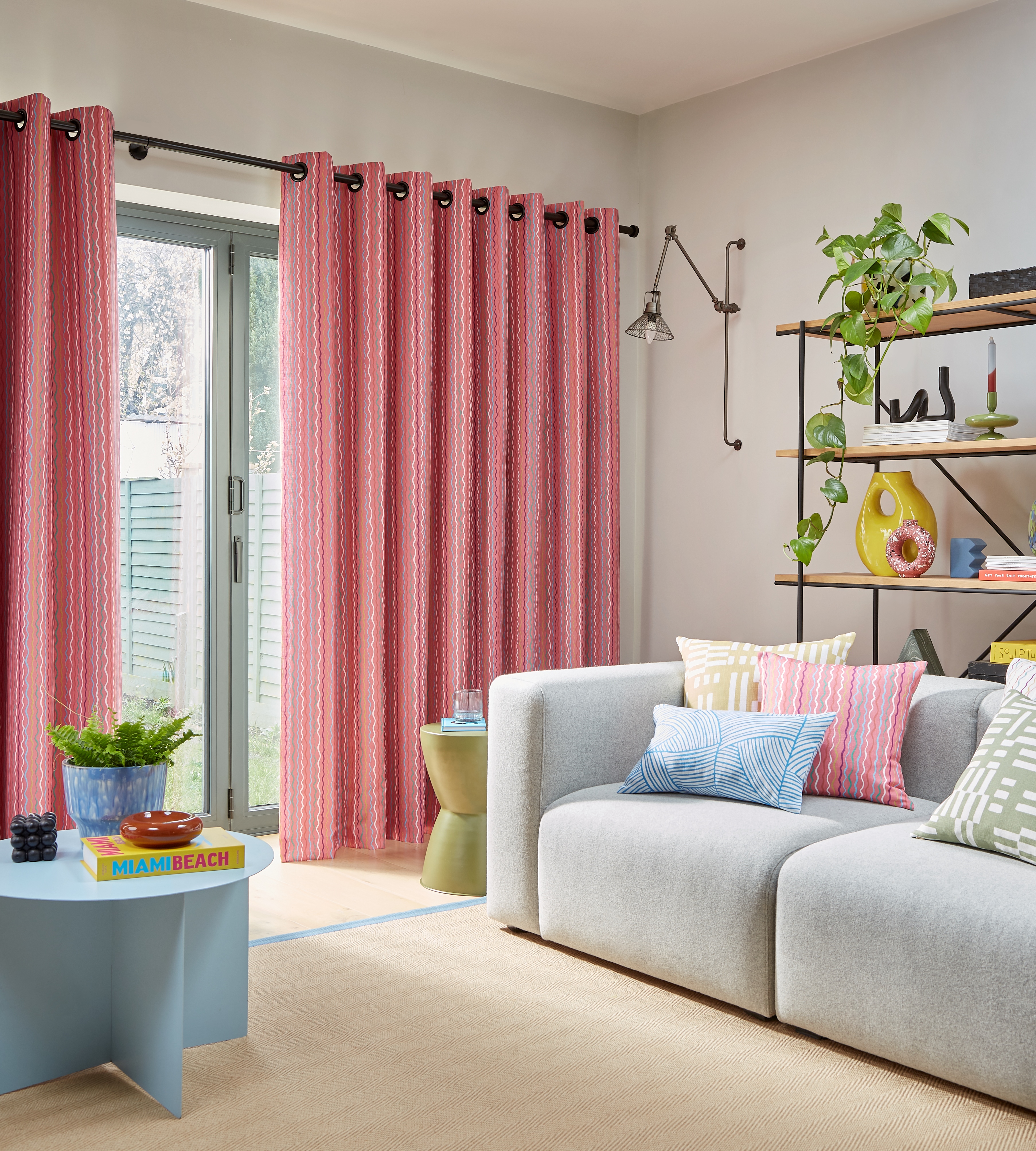 ARENA_24_CURTAINS_BOUNCE_PINK_DIV-54.jpg