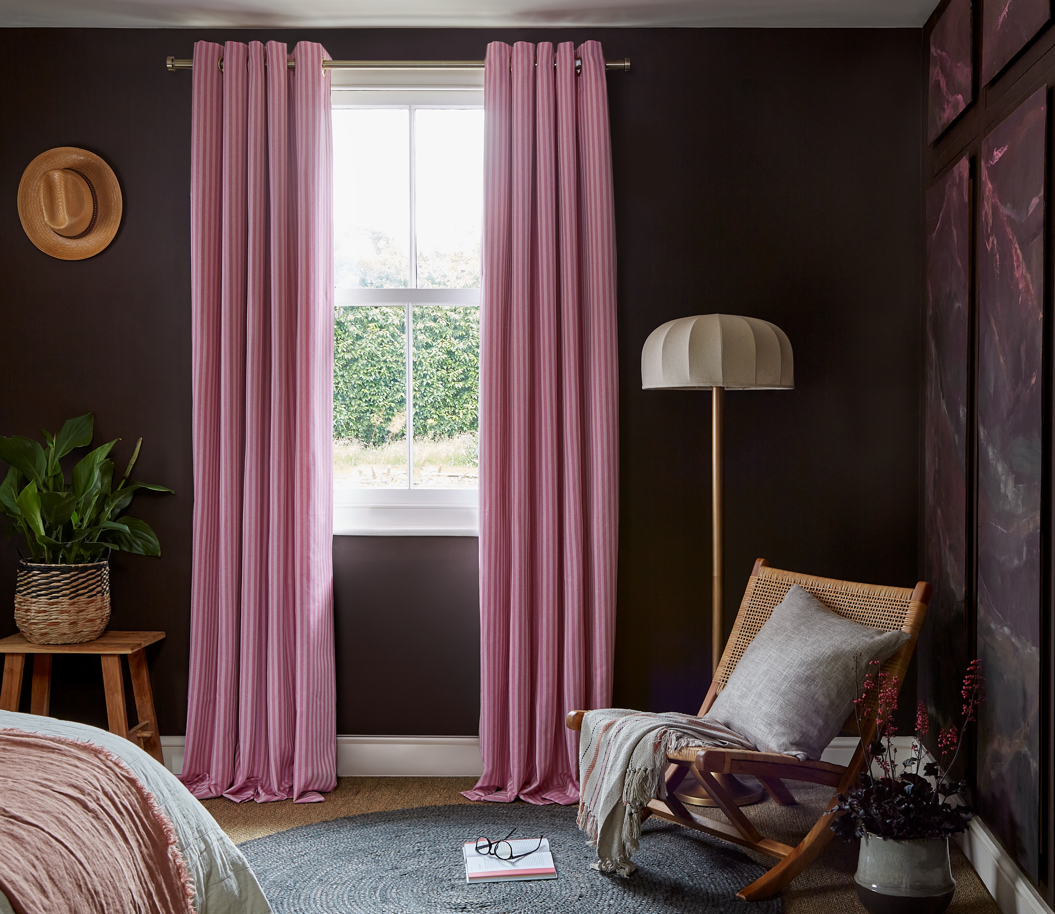 ARENA-24-CURTAIN-LOAN-FUCHSIAN-LANDSCAPE-01.jpg